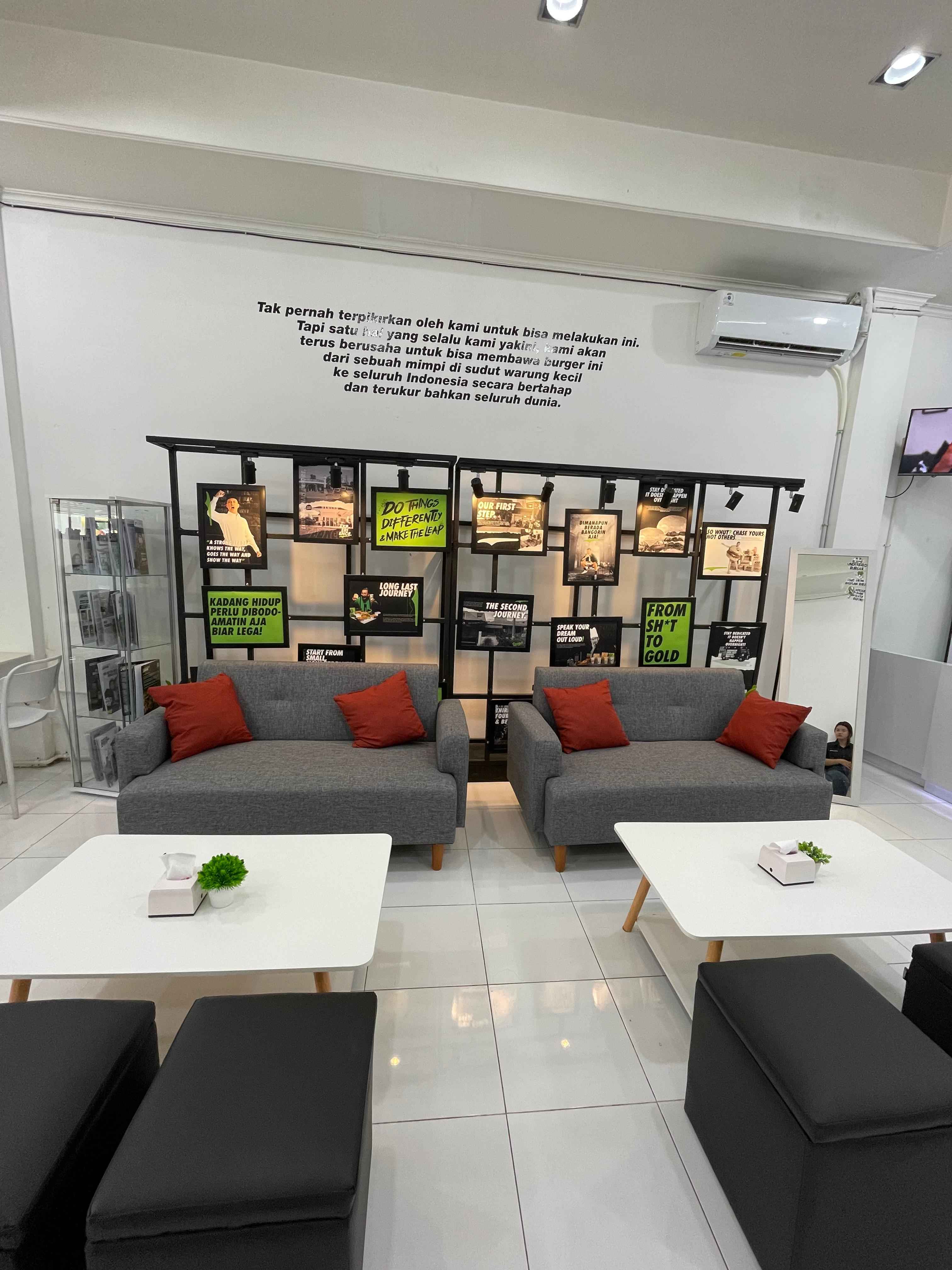 Outlet Kuliner: Definisi, Fungsi, dan Contoh di Outlet Burger Bangor